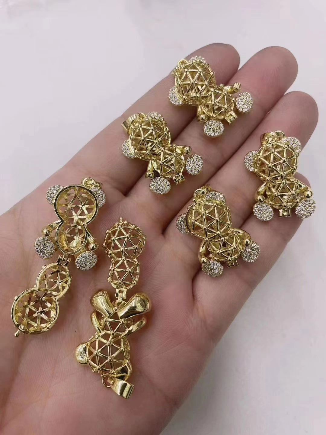 Animal with cubic zirconia pendant