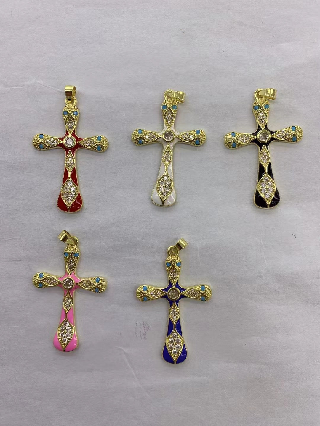 Madonna enamel pendant
